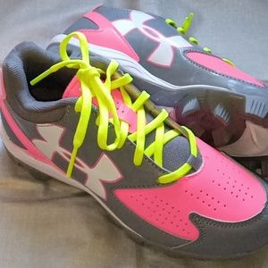 NWOT Under armour bound girls cleats